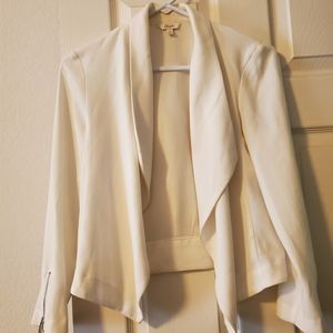 White long sleeve blazer